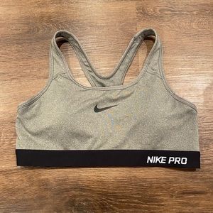 🖤 Nike Pro sports bra